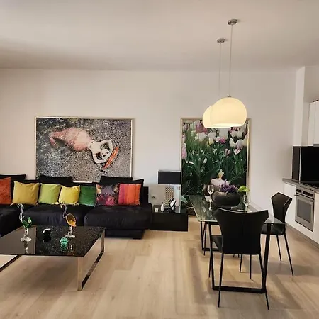 Luxury Near Center! Apartment Tirana