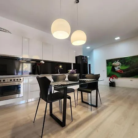 Apartment Luxury Near Center! Tirana