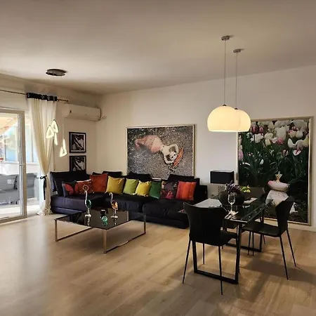 Luxury Near Center! Tirana