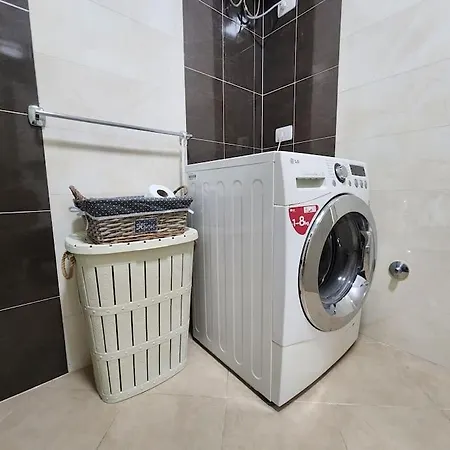 Luxury Near Center! *